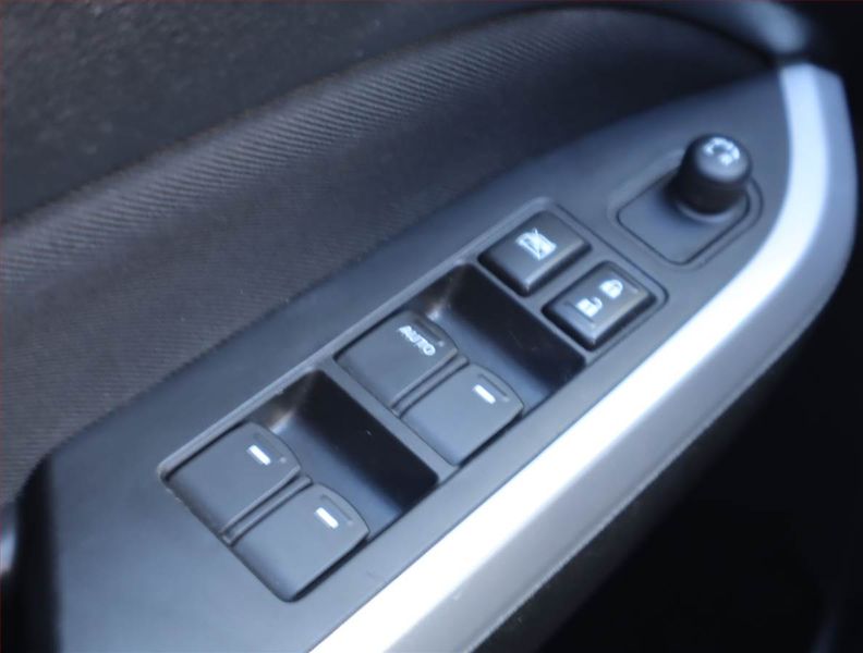 Suzuki Vitara (2016) GL + 1.6 VVT, Navi, Tempomat - fotka 14 z 16