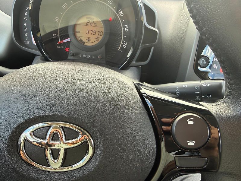 Toyota Aygo 1.0 VVT-i X-Play Style - fotka 18 z 27