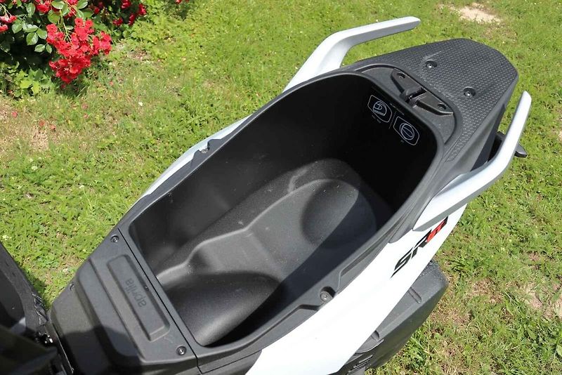 Aprilia SR GT400 se pokusí navázat na úspěch stopětadvacítky. Všechno nasvědčuje tomu, že se jí to podaří.