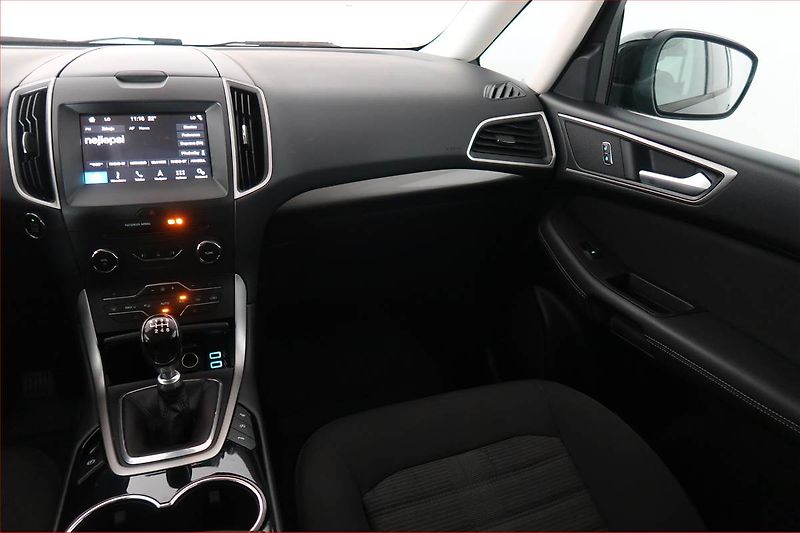 Ford Galaxy (2016) 2.0 TDCi, Serv.kniha, Navi - fotka 8 z 19