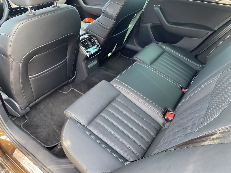 Škoda Superb (2023) Combi 2.0 TDI 4x4 DSG L&K - fotka 7 z 44