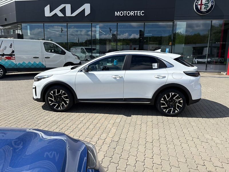 Kia Ceed (2025) 1,6 T-GDi GPF 7DCT STEEL EDITI - fotka 4 z 12