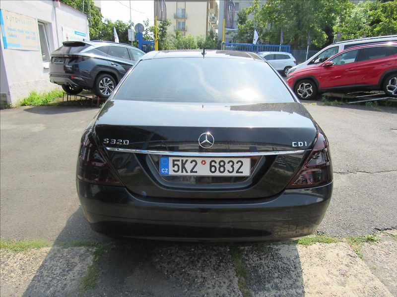 Mercedes-Benz Třídy S 3,0 CDi S320 173kW Long - fotka 5 z 32