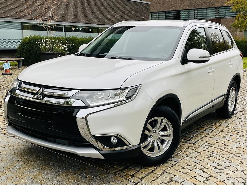 Mitsubishi Outlander 2.0i MANUÁL 1.MAJITEL SERVISKA - fotka 2 z 43
