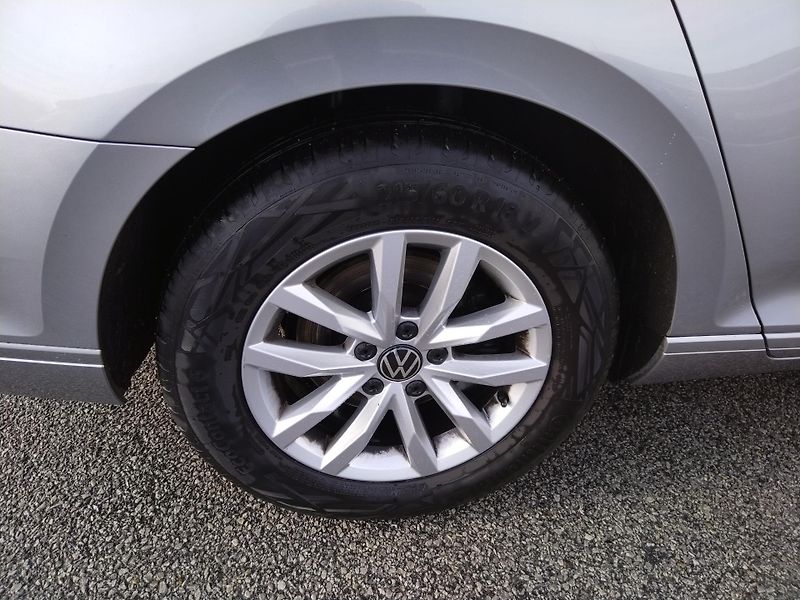 Volkswagen Passat 2.0 TDi DSG 7st. BUSINESS - fotka 14 z 30