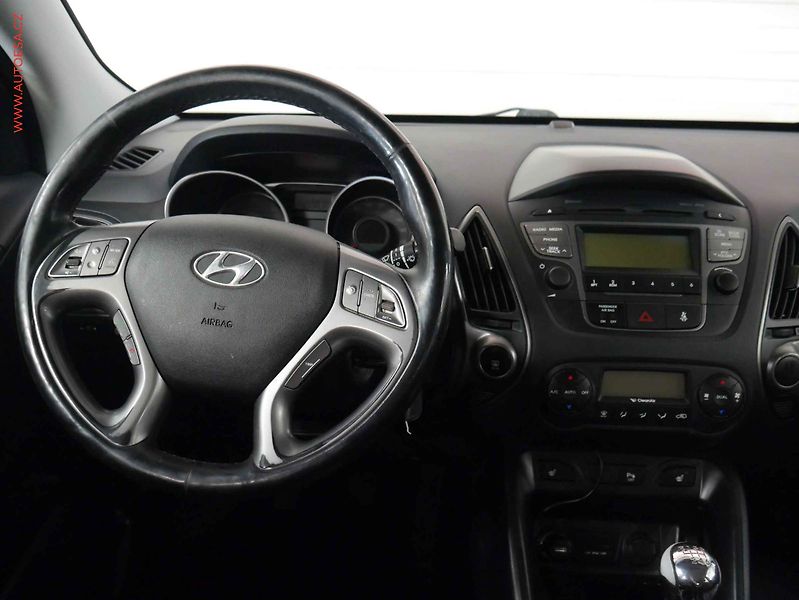 Hyundai ix35 (2014) 1.7 CRDi, AC, park.asist - fotka 11 z 18