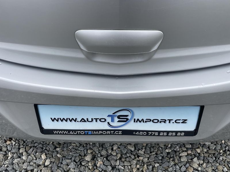 Opel Corsa 1.2i 80PS 141000KM KLIMA STK!! - fotka 44 z 169