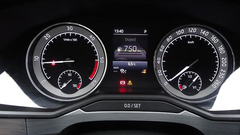 Škoda Superb 2.0TDi DSG Taž.zař. CEBIA  - fotka 16 z 32