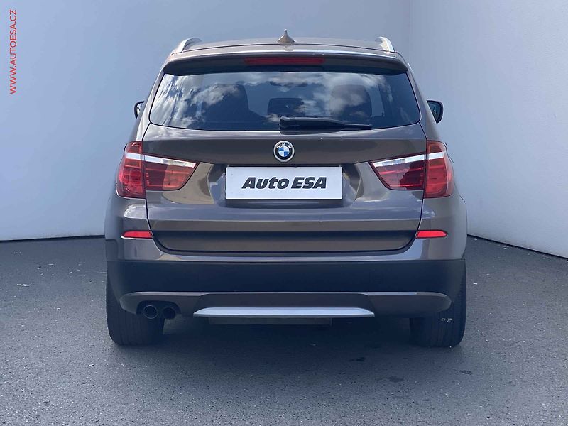 BMW X3 (2013) 3.0D xD, servis.kniha, AT - fotka 5 z 19