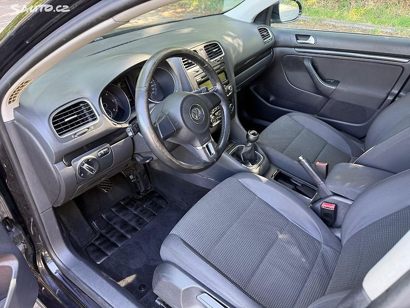 Volkswagen Golf (2010) 1.6TDI, 77kw Nová STK - fotka 14 z 20