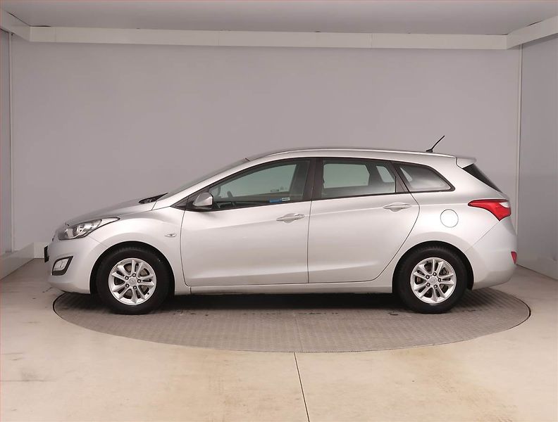 Hyundai i30 (2013) 1.6 MPI, Tempomat - fotka 3 z 15