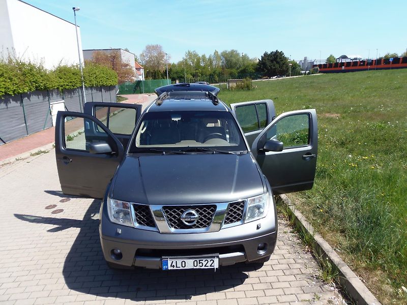 Nissan Pathfinder (2005) 2.5 DCi 4x4 redukce tažné 3 T - fotka 17 z 25