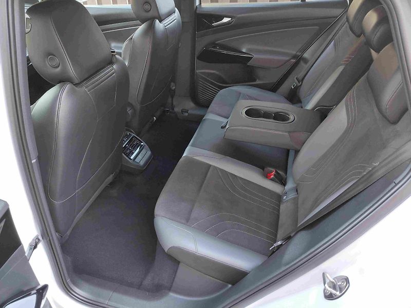 Volkswagen ID.4 PRO PERFORMANCE 77kWh SOH-93,2 - fotka 10 z 24