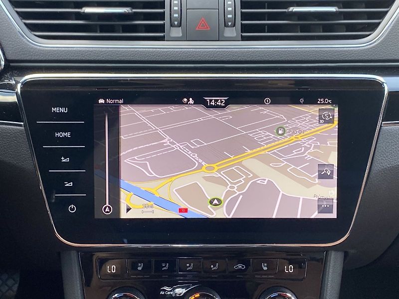 Škoda Superb (2022) 2.0 TSI 206kW 4x4 DSG L&K - fotka 12 z 41