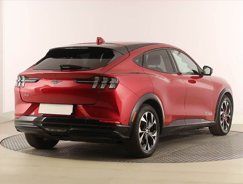 Ford Mustang Mach-E (2021) Standard Range AWD, SoH 94% - fotka 5 z 34
