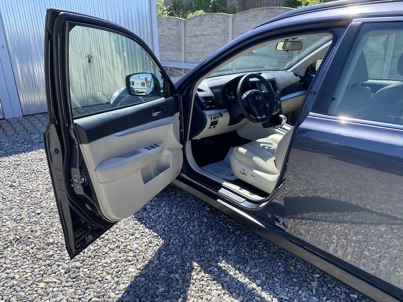 Subaru Outback 2.5i 170PS 4x4 BIFUEL PAN NAVI - fotka 137 z 157