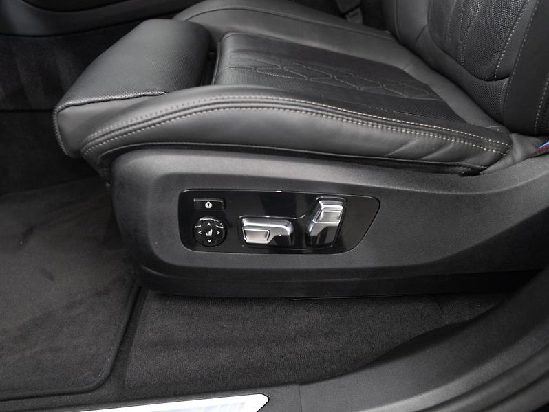 BMW X5 xDrive30d - fotka 21 z 22