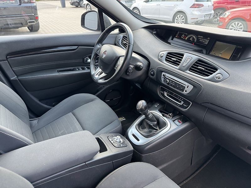 Renault Scénic (2014) 1.5dCi  Navi Digi Klima Bose - fotka 15 z 50