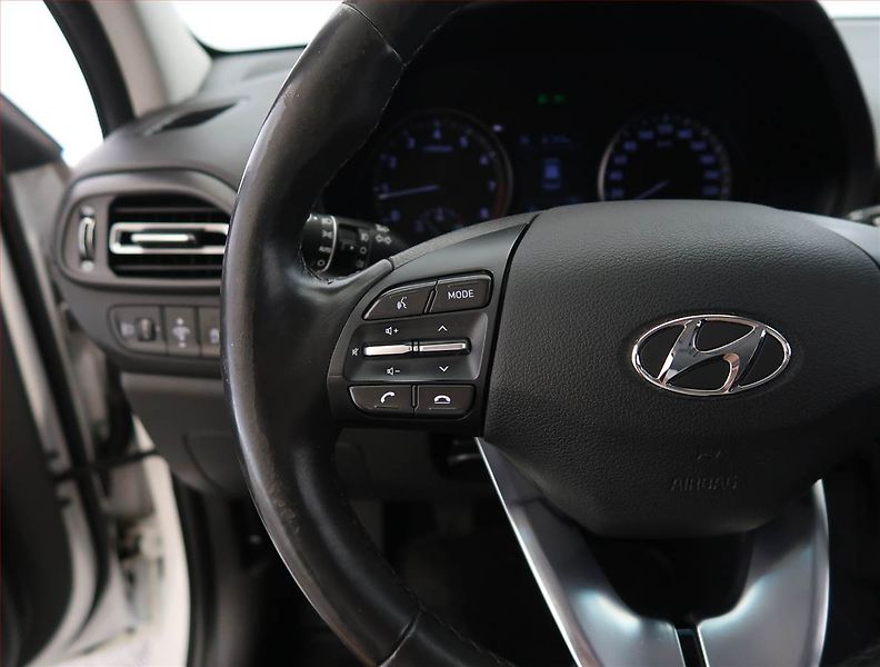 Hyundai i30 (2022) Smart 1.5 T-GDI MHEV - fotka 16 z 20