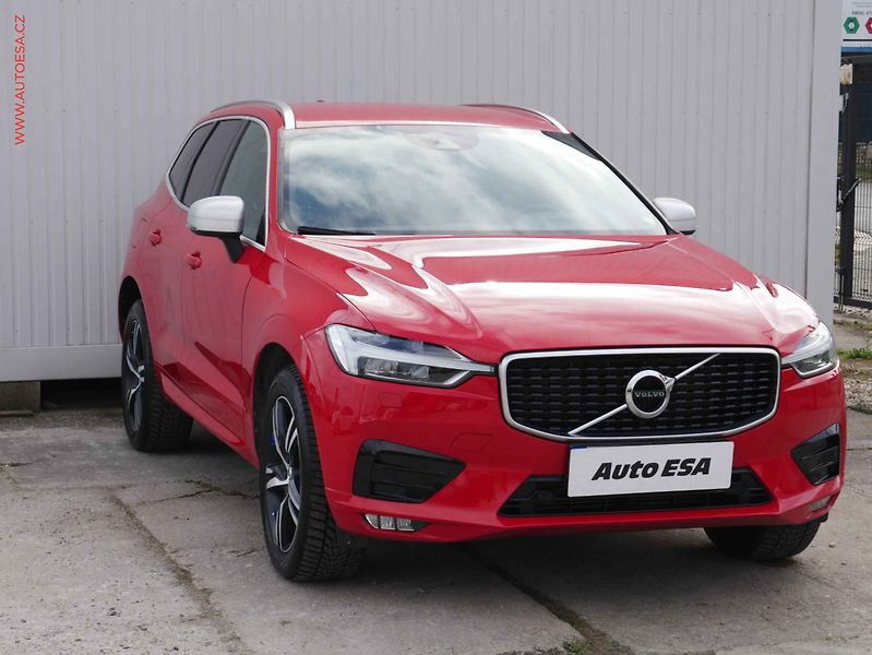 Volvo XC60 (2018) 2.0 T6 4x4, AT, navi, LED - fotografie inzerátu
