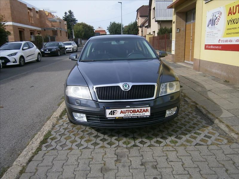 Škoda Octavia 1,6 i 85 KW KLIMA - fotka 2 z 11