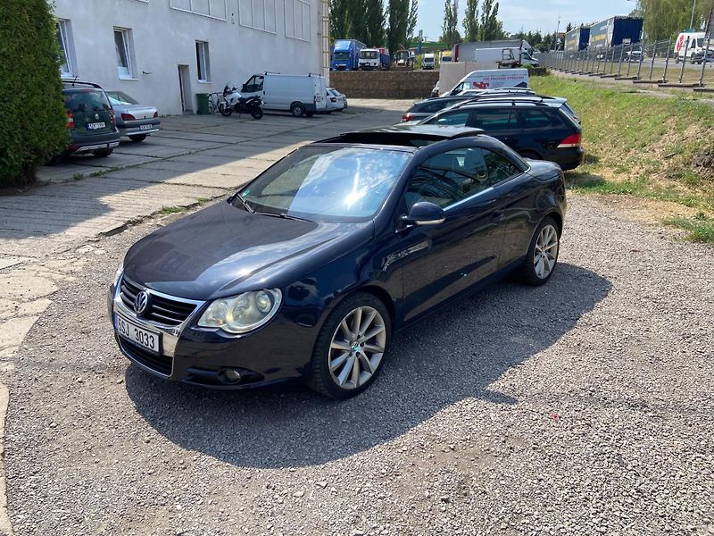 Volkswagen EOS (2007) 2.0 TDi 103kW, kabriolet - fotka 6 z 17
