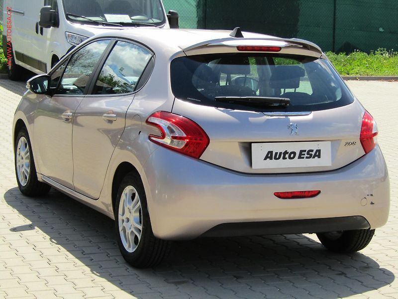 Peugeot 208 (2013) 1.2i, ČR, AC, temp - fotka 4 z 15