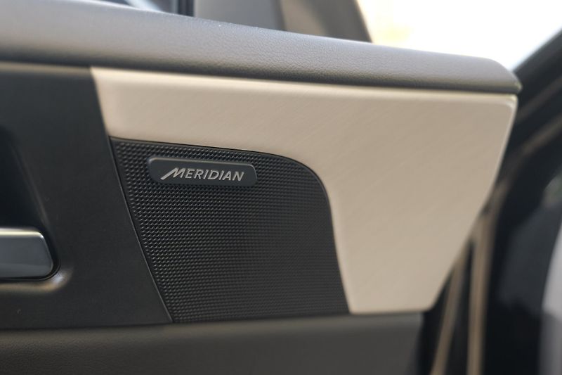 Jaguar XE 20t Prestige Meridian Kůže - fotka 18 z 35