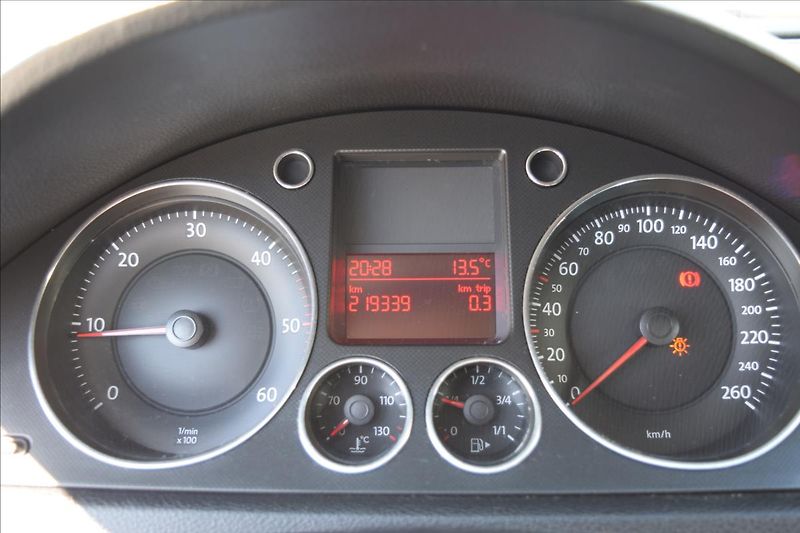 Volkswagen Passat 1,9 TDI 77KW KLIMA 1XMAJITEL - fotka 37 z 46