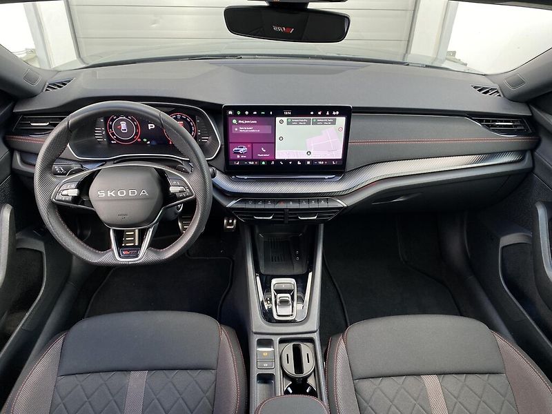Škoda Octavia Combi 2,0 TSI 195 kW RS DSG - fotka 10 z 28