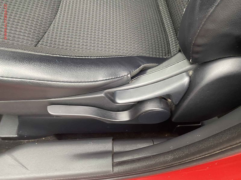 Citroën C4 Aircross (2015) 1.6HDI, 1.maj,ČR, servis - fotka 14 z 17