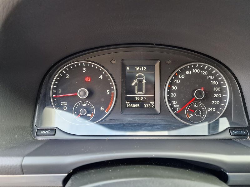 Volkswagen Touran 2,0TDI 103KW CUP NAVI TAŽNÉ  - fotka 15 z 18