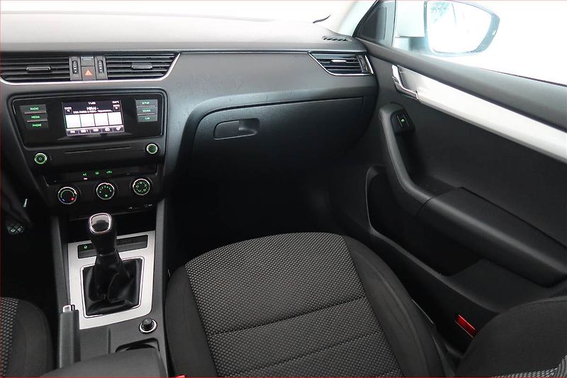 Škoda Octavia (2015) 1.6 TDI - fotka 8 z 15