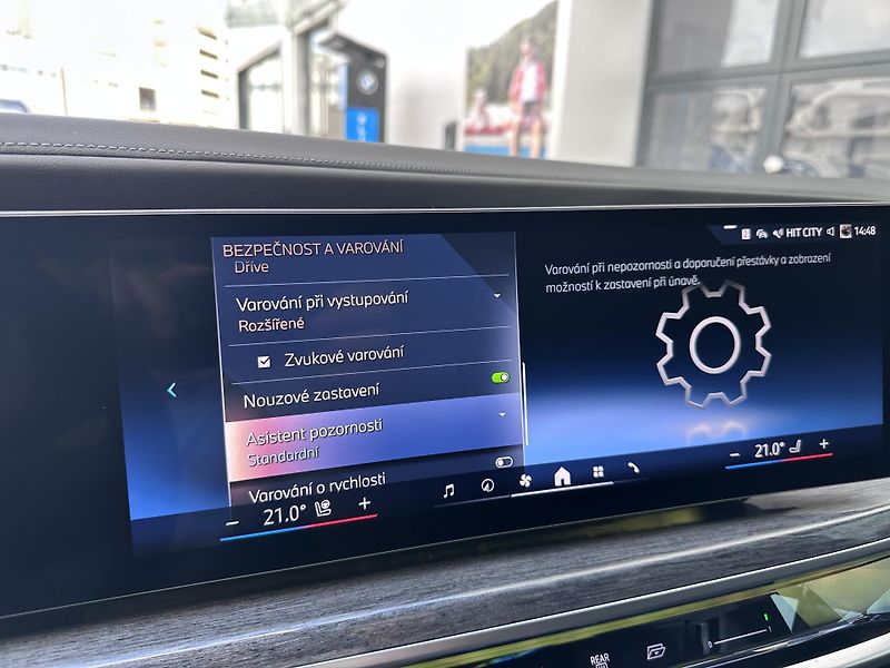 BMW i7 xDrive60 - fotka 24 z 31