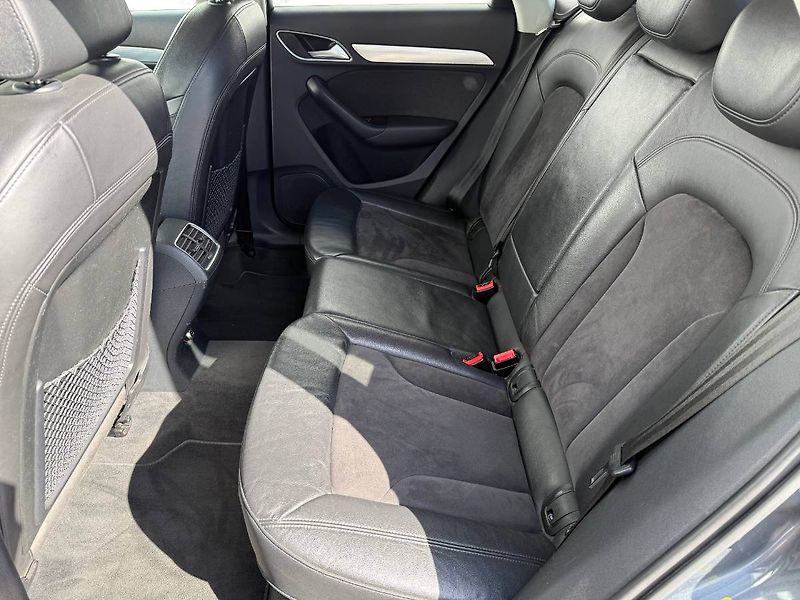 Audi Q3 (2012) 2.0 TFSI 125 kW S-line 4x4 - fotka 9 z 23