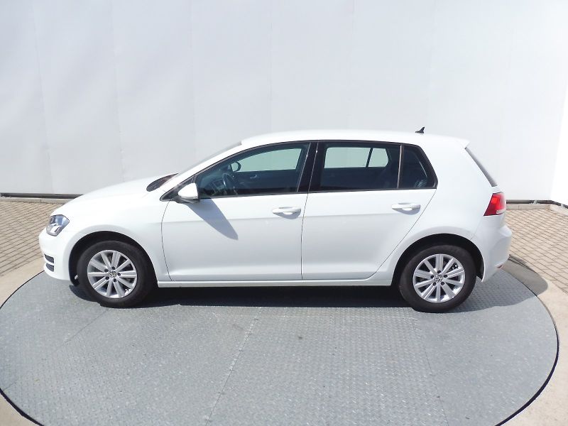 Volkswagen Golf (2017) Trendline 1,2 TSI 63kW - fotka 3 z 21