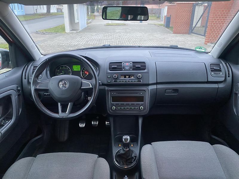 Škoda Roomster (2014) 1.2TSi MODEL NOIRE - fotka 45 z 65