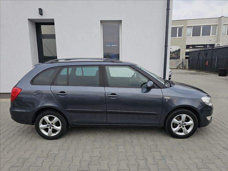 Škoda Fabia II 1,2TSi 63KW Ambiente - fotka 6 z 43