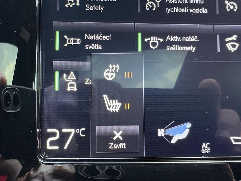 Volvo XC90 (2019) D5 AWD  Pano, Head, 360 - fotka 27 z 35