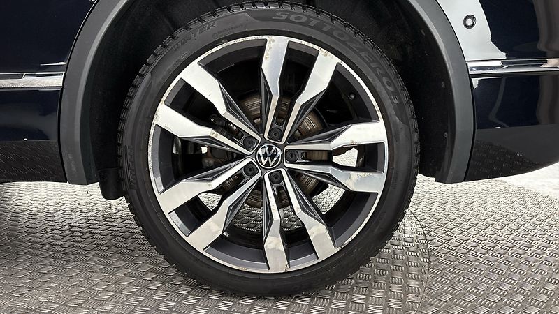 Volkswagen Tiguan Allspace 2.0 TDI DSG 4motion R-Line - fotka 19 z 36