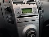 Toyota Yaris (2008) 1.0 VVT-i, po STK, servisované - náhled 13