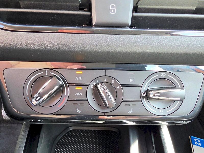 Škoda Kamiq (2025) 1,0TSI 85KW SELECTION - fotka 15 z 30