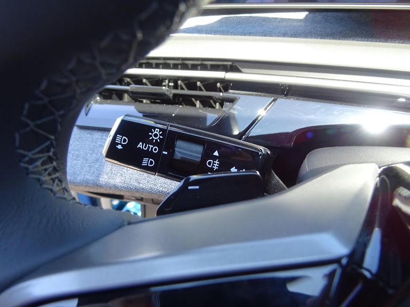 Peugeot 3008 (2025) ALLURE Hybrid 145k e-DCS6 - fotka 23 z 33