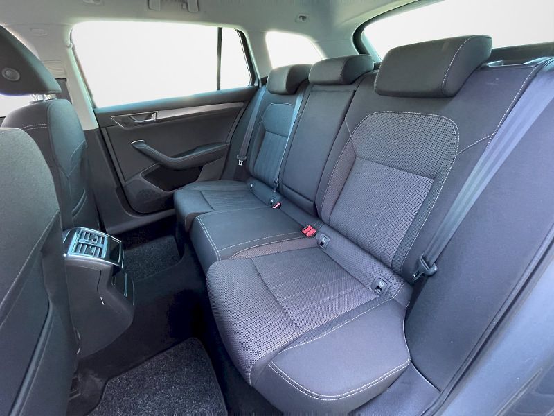 Škoda Superb (2023) 2.0 TDI 147kW DSG Style Plus c - fotka 24 z 35
