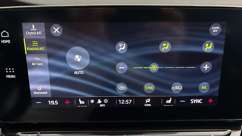 Škoda Octavia 2.0 TDI DSG 4x4 Sportline Comb - fotka 26 z 29