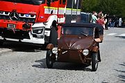 Na tradiční Lidický okruh dorazily desítky historických automobilů a motocyklů, které obdivovali návštěvníci z Kladna i širokého okolí.