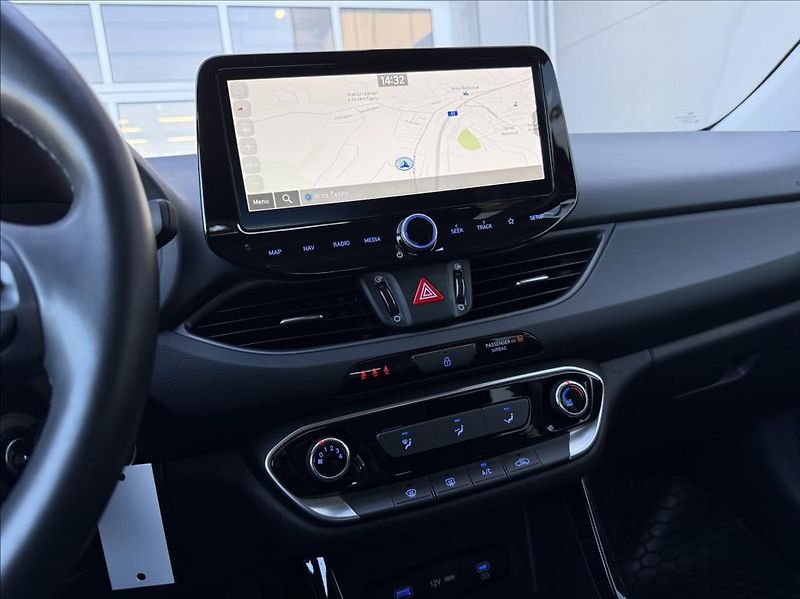 Hyundai i30 1,5 i  HB FL Family Climate - fotka 15 z 25