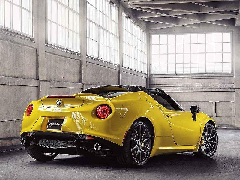 Alfa Romeo 4C Spider.