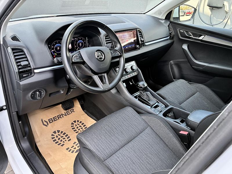Škoda Karoq 110 kW Style 4x4 DSG 1.MAJITEL - fotka 9 z 38