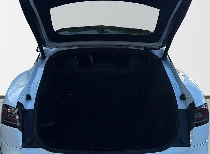 Tesla Model S Plaid AWD SoH 86% Tažné Yoke - fotka 8 z 20